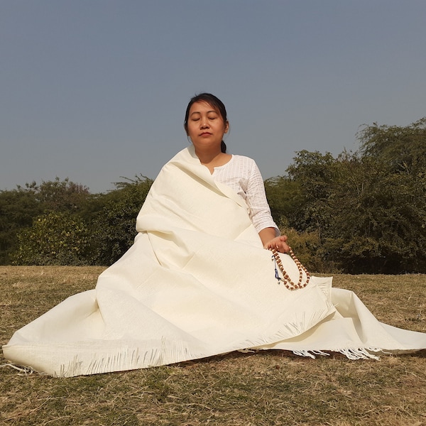 Large Handwoven White Raw Eri Silk Meditation Shawl,Himalayan Prayer Blanket,Kullu Shawl,Ethnic Indian Shawl,Wool Prayer Wrap