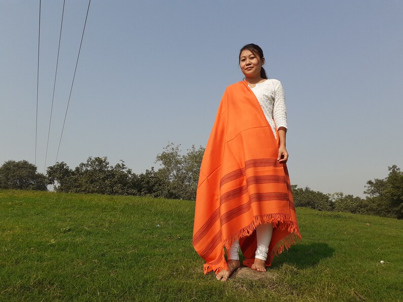Handwoven Orange Pure Himalayan Sheep Wool Meditation Shawl,Himalayan Prayer Blanket,Kullu Shawl,Ethnic Indian Shawl,Wool Prayer Wrap Bild 10