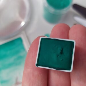 Handmade Matte Green Watercolor Paint Half Pan