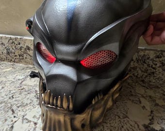 ウーマンマスクプレデターV2 - Etsy 日本