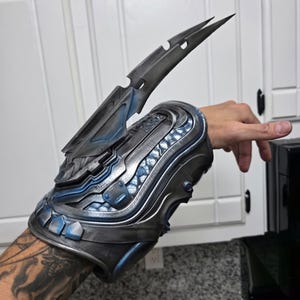 Raubtier-Handschuh mit Klingen - Hohe Qualität