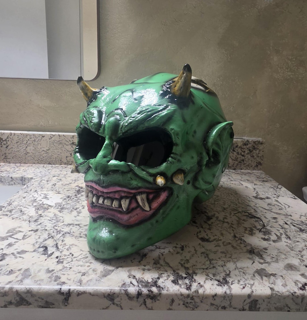 mt blumaq helmet Revenge 2 Moto3 (Gloss) Motorcycle Condition:Used Size-Small The Last Word –