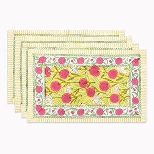 Geel Roze Goudsbloem Print Placemats Set van 4, Indiaas Katoenen Tafelmatten, Boho Bloemen Tafeldecor