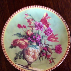 Vintage plate, Versailles Collection, Decorative Plate, Collectible Plate, Flower Plate, Wall Decor, Gift for Mom, Pretty Plate