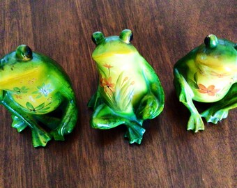 Nikkis Knick Knacks Set of 12 3 Inch Jumbo Plastic Frogs Toyco Nikkis Knick Knacks Set of 12 3 Inch Jumbo Plastic Frogs Toyco