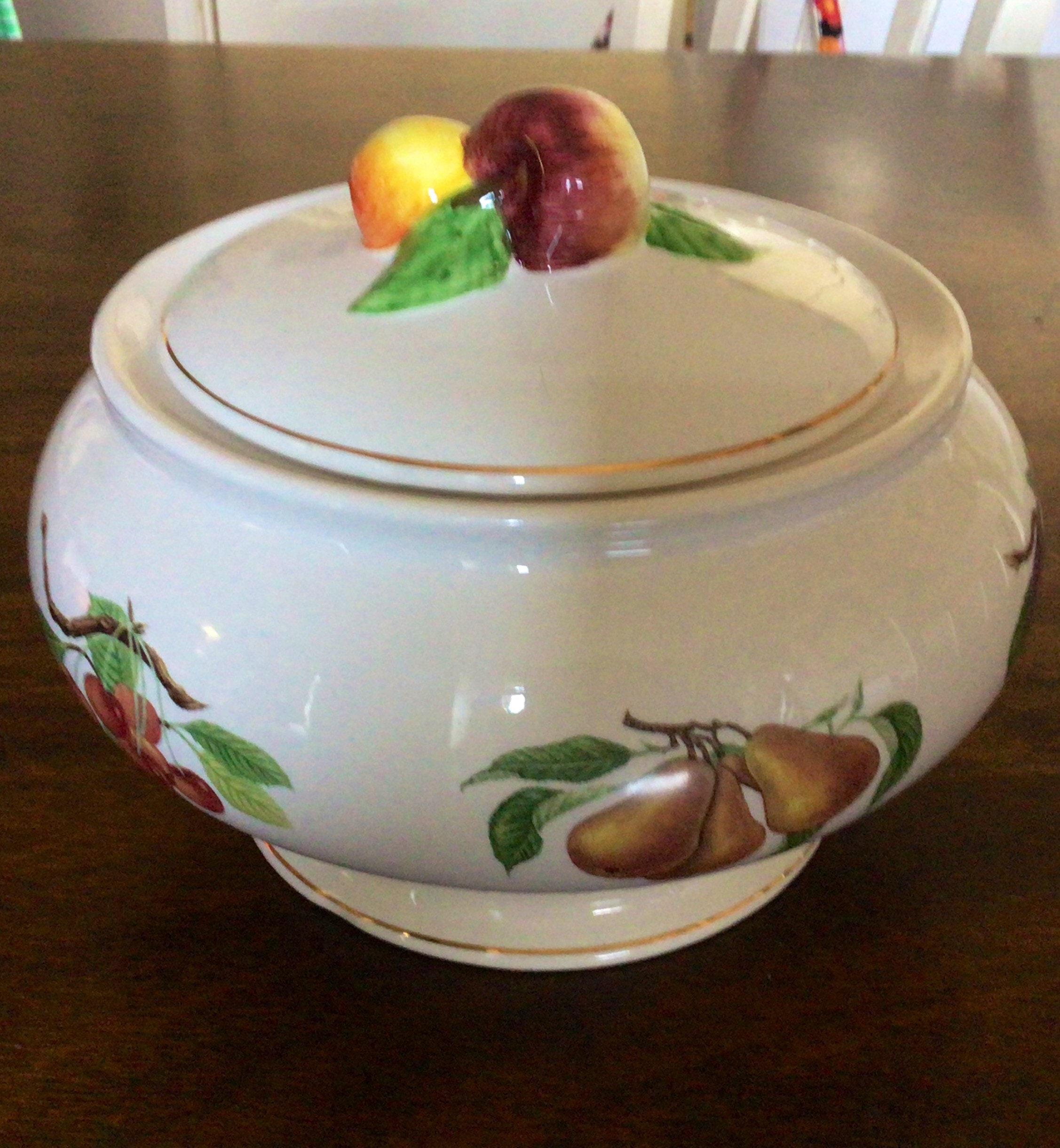 Fruit Bowl With Lid 