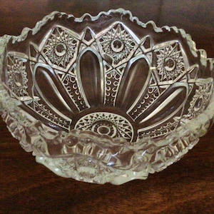 Vintage Crystal Serving Bowl, Crystal Starburst Design Bowl, Fancy Crystal Bowl, Crystal Fruit Bowl, Decorative Crystal Serving Bowl,