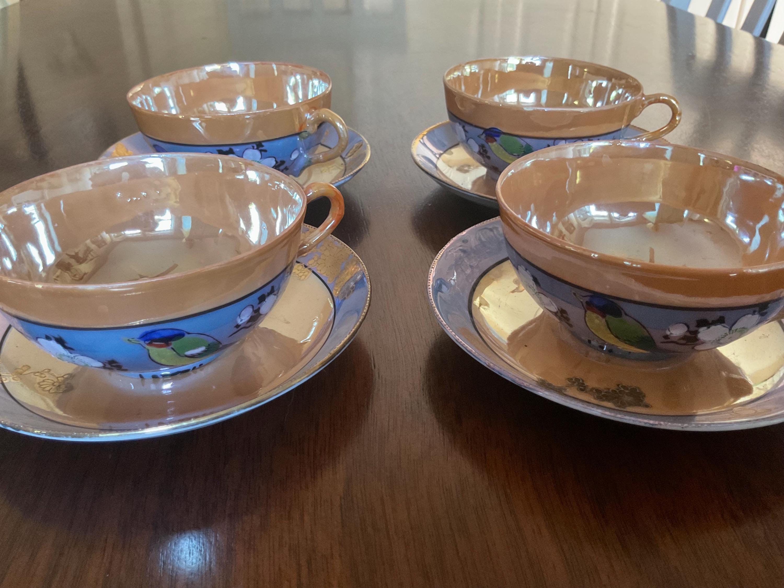 Hand Painted Set of 4 Cups and 4 Soucers Vintage Gold