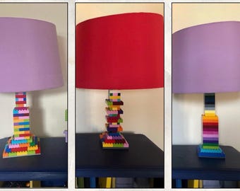 Lámpara de escritorio Stack personalizada con elementos LEGO®. Elige un tema y yo lo crearé.