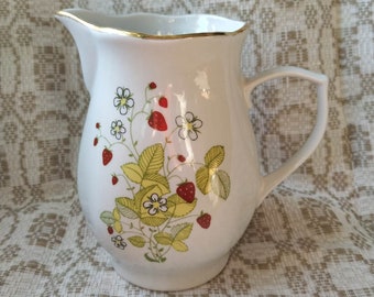 Porcelain  jug, milk jug with wild strawberries decor, Riga Porcelain factory, French style kitchen decor