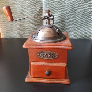Coffee Grinder Vintage, manual coffee mill, Wood Metal Coffee Grinder, Moulin a Café, Farmhouse Kitchen Decor, Interior Decoration