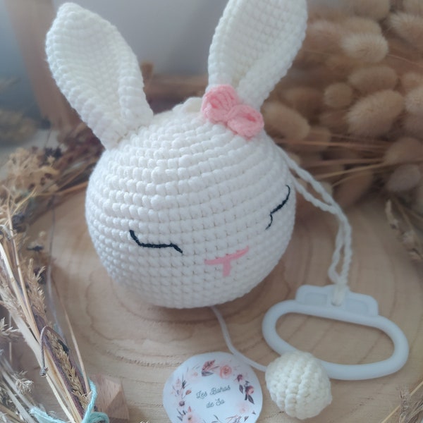 Mobile musical lapin amigurumi