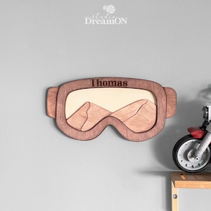 Personalized Ski Mask Wall Decor - Custom Name Snowboard Gift - Wood Apres Ski Sign
