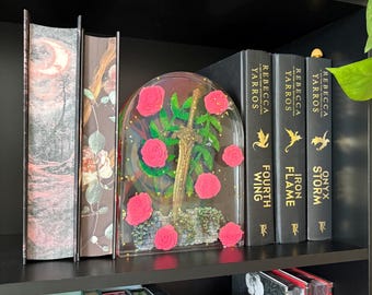 Arch resin with roses and sword