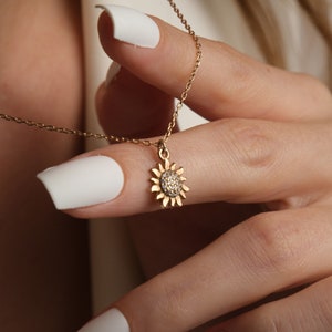 14K Solid Gold Sun Necklace, Bridal Shower Gift, Gold Sun Necklace, Christmas Gifts for Her, Minimalist Jewelry, Gold Sun Pendant
