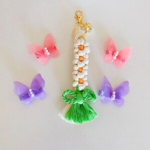 Macrame Daisy Key Chains,Flower Key Chains, Beautiful Key Chain,Bag Charm.