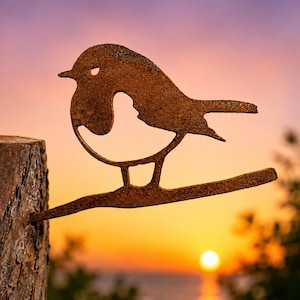 Rusty Metal Robin Fence Post Topper | Baby Robin Bird Silhouette Garden Art | UK Made Outdoor Tree Ornament