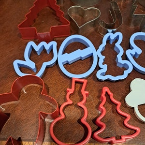 Vintage Lot of 24 Cookie Cutters
