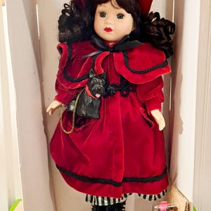 1995 Limited Edition Victorian Collection Porcelain Mattie Doll