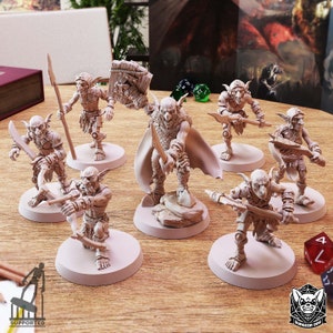 Goblin Army - 7 Resin Miniatures - Tabletop DnD DSA and RPG Miniature - 28 mm, 32 mm, 36 mm Figure with Base - Dungeon Dog