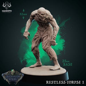 Könnte beinhalten: Unbemalte Miniatur einer Restless Corpse 1 Figur, stehend auf einer 25 mm Basis. Die Figur ist etwa 3,2 cm hoch, mit freiliegenden Muskeln und einem bedrohlichen Ausdruck. Die Logos von Mammoth Factory und Legion of Steel sind sichtbar.
