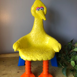 セサミストリート　ビッグバードの子供用チェア Vintage Sesame Street Big Bird Childs Chair - Etsy