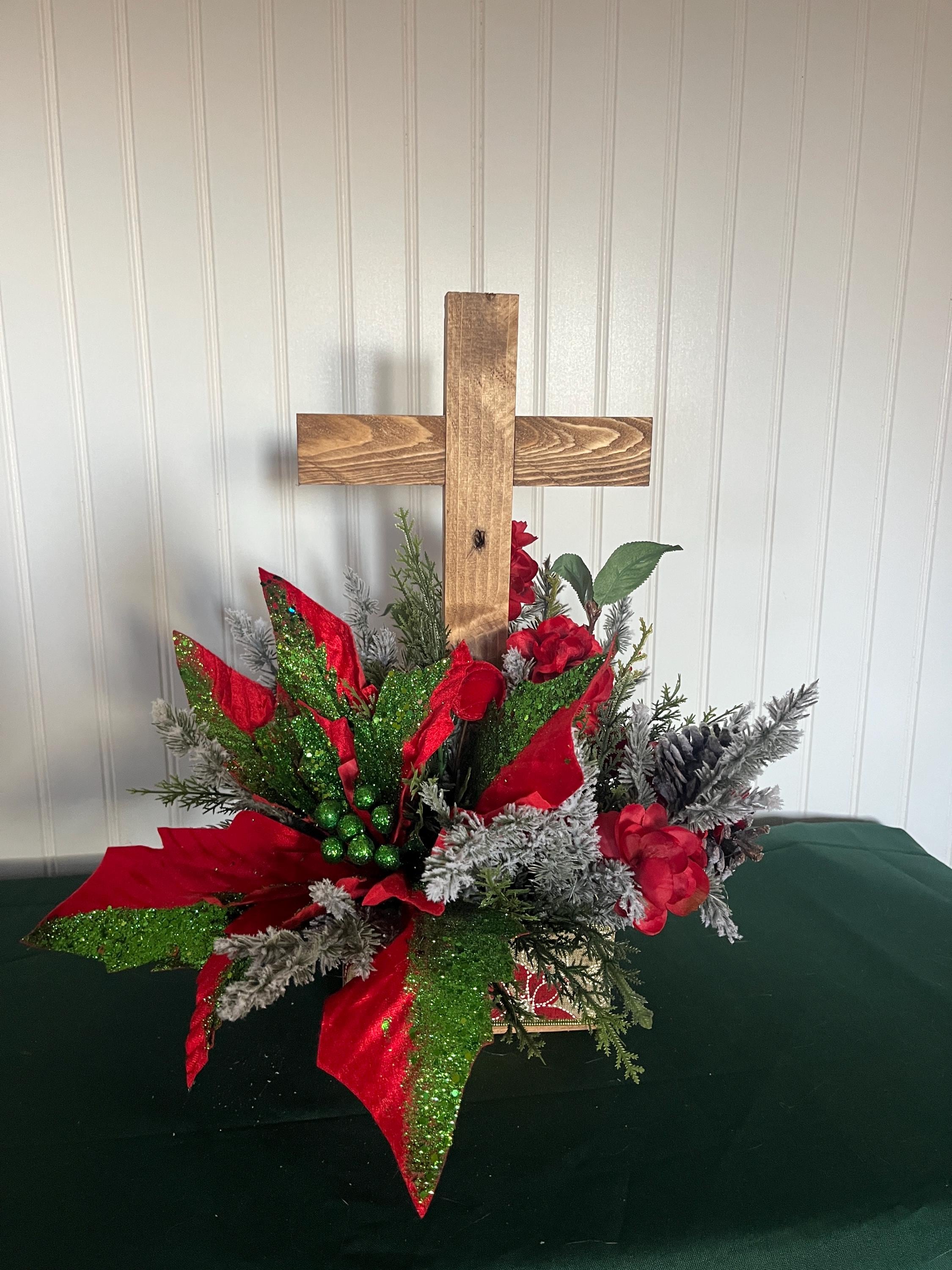 22 Christmas Table Centerpieces for a Festive Feast 3 Handmade Wood Cross Christmas Centerpiece, Holiday Florals