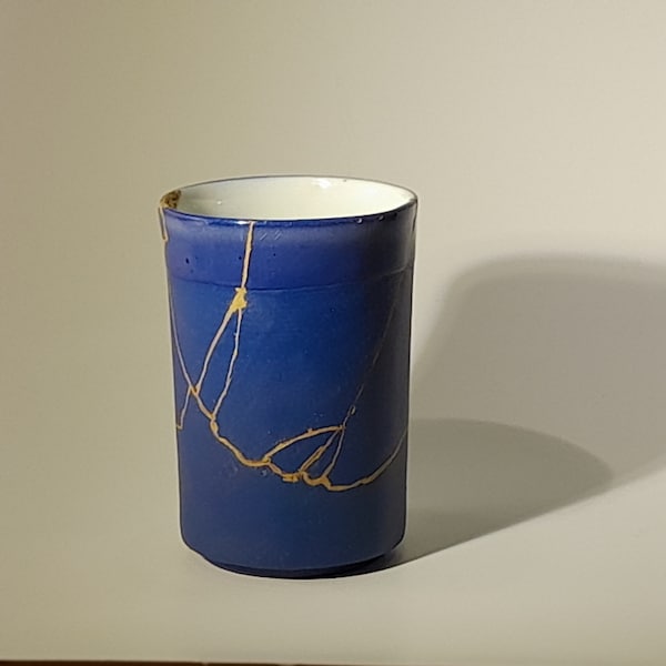 Réparation Kintsugi  finition or mat 20Kt véritable avec de la résine japonaise naturelle, de la laque chinoise