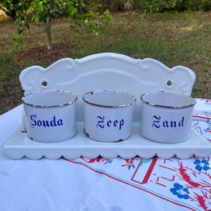 ヴィンテージ フランス製ホーロー製 ビギン コーヒーポット – 白地に花