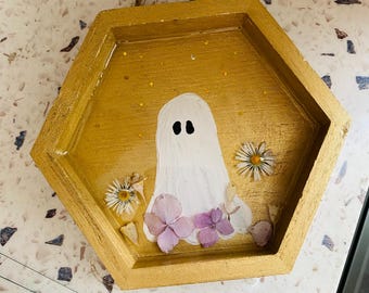 Mini fantasma colgante de pared con flores prensadas