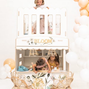 PLAYHOUSE - White Café with Loft