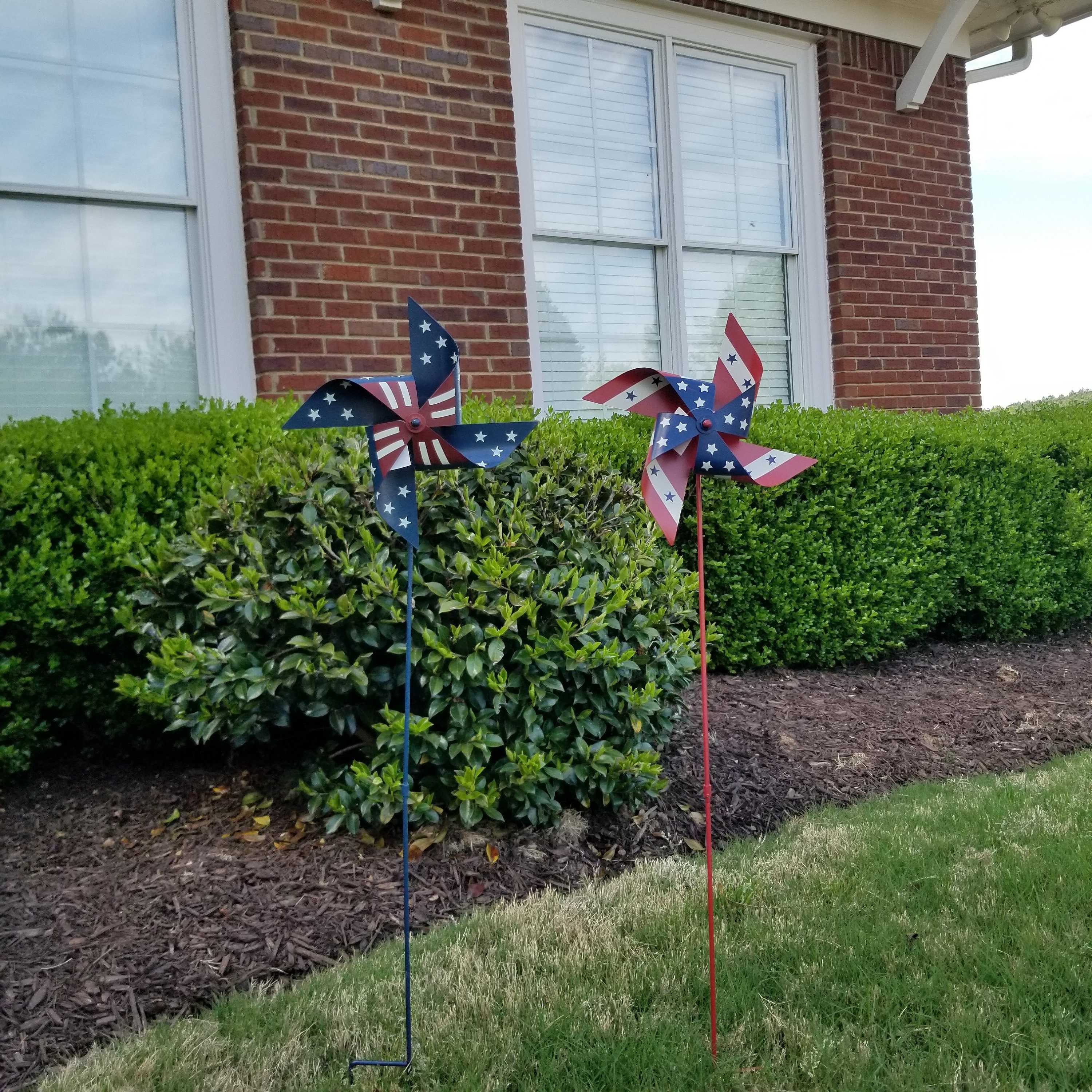 Éolienne à vent patriotique pieu de jardin en métal drapeau américain  broches roues éoliennes décor de jardin de cour -  France