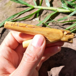 Palo Santo Wood Kuripe / Engraved Jaguar Kuripe / Wooden Kuripe / Self-Applicator for Rapeh / Hape / Japé powder