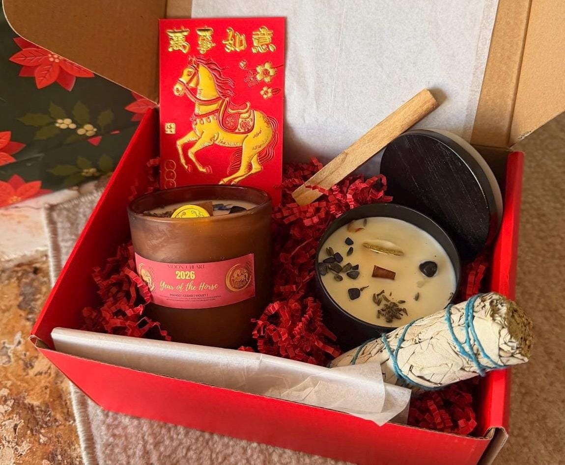 ヨハク　2025　NEW YEAR BOX 2025 Lunar New Year Gift Box - 60+ Gift Ideas for 2026