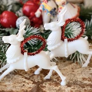 Vintage pair white reindeer ornaments small retro plastic deer Christmas decoration 4 inch tall