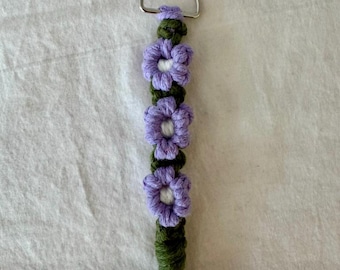 Macrame Flower Keychain - 3 Colors