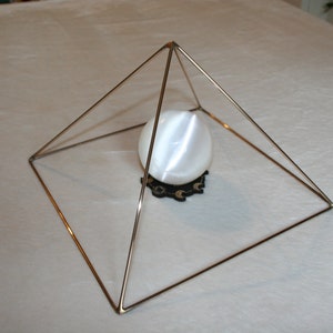 Meditation Copper Pyramid - Cleansing & Charging Crystals - Healing Chakra - Top Quality