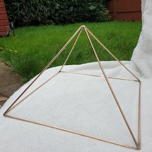 Kupferpyramide zur Meditation, Reinigung und Aufladung von Kristallen - Geschenk - Giza