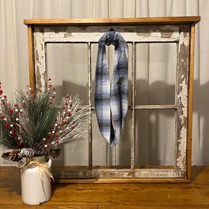 The perfect infinity scarf with a hidden pocket