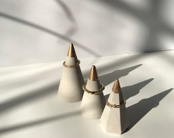 Cono per anello in cemento fatto a mano: porta anello di fidanzamento rivestito in oro
