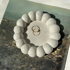 Bubble Tray, Jewelry Ring Tray, Concrete Tray, Vanity tray, Wedding ring dish, engagement ring dish, ring display, ring holder wedding