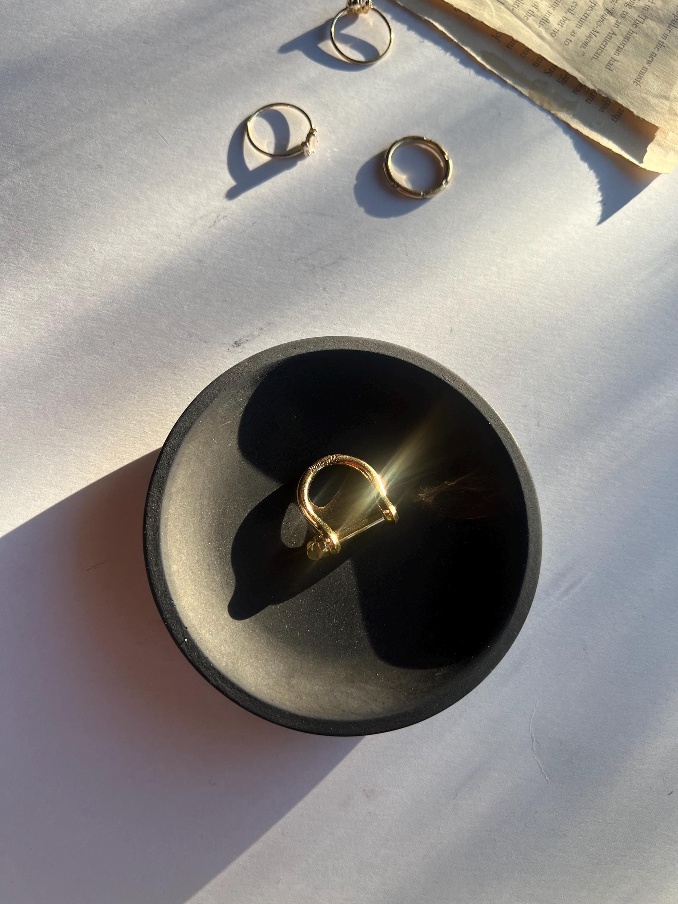 Concrete Ring Dish: Minimalist Jewelry Holder, Small Ring Bowl