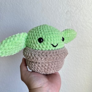 Handmade Crochet Baby Yoda Amigurumi Plush Toy Gift afbeelding 2