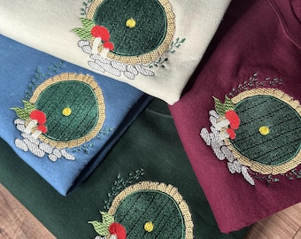 Leuk en gezellig geborduurd groen cadeau voor deur met ronde hals door Hobbit-gat