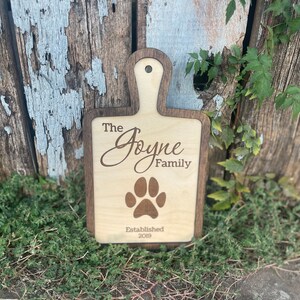 Personalized Cutting Board Style Sign with Paw Print | Custom Family Name and Est Year | Decorative Gift for Wedding Showers & Housewarming