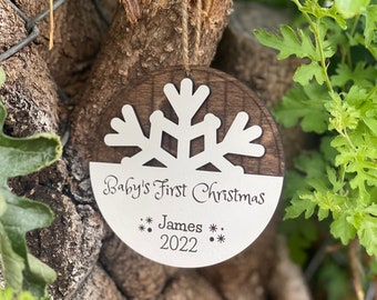Décoration personnalisée pour le premier Noël de bébé | Design Flocon de neige avec nom personnalisé | Souvenir gravé sur bois 2024