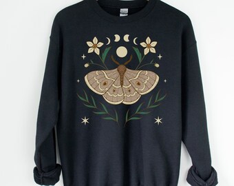 Cottagecore Clothing Luna Moth Art Trendy Oversized Sweatshirt Aesthetic Crewneck Cottage Core Botanical Shirt Garden Shirt Sun and Moon Art