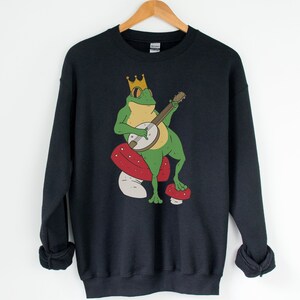 Frog Sweatshirt, Botanical Shirt, Cottagecore Aesthetic Sweatshirt, Cottage Core Crewneck, Alt Indie Clothing, Mushroom Sweater, Pastel Goth