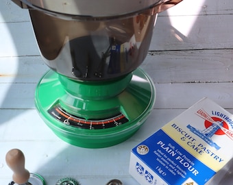 Vintage SABCO Gourmet Kitchen Scale & Mixing Bowl Set