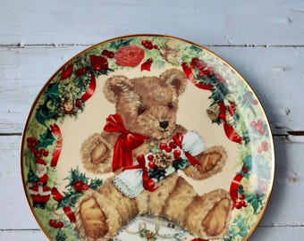 Vintage Franklin Mint “Teddy’s First Christmas” Plate – 24K Gold Trim